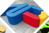 buntes Advertising Group Logo als Sitzgruppe
