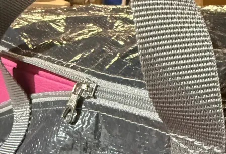 Detailaufnahme einer LogoHocker Transporttasche