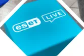 blauer ESET Würfelhocker mit aufgedrucktem Logo